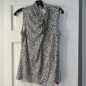 NEW Tahari sleeveless print blouse, Size M